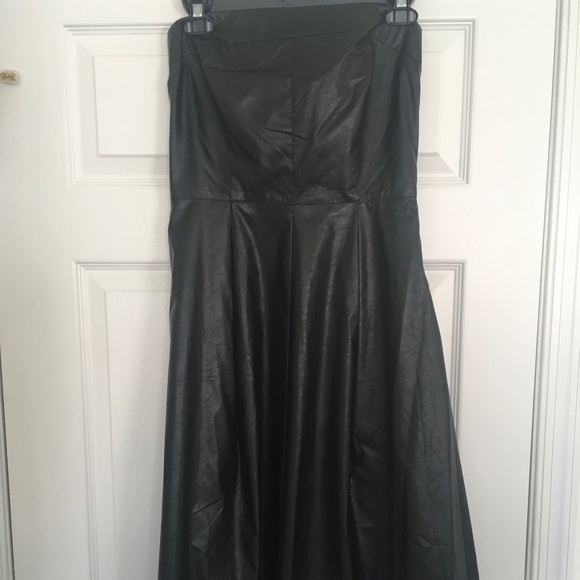 Dresses & Skirts - Strapless Black Faux leather dress